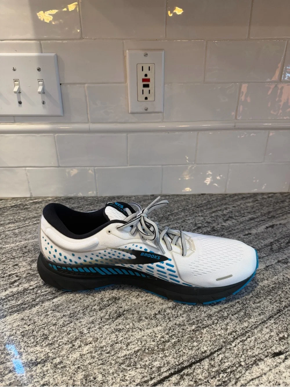 Men’s Brooks Adrenaline 21 Size 12